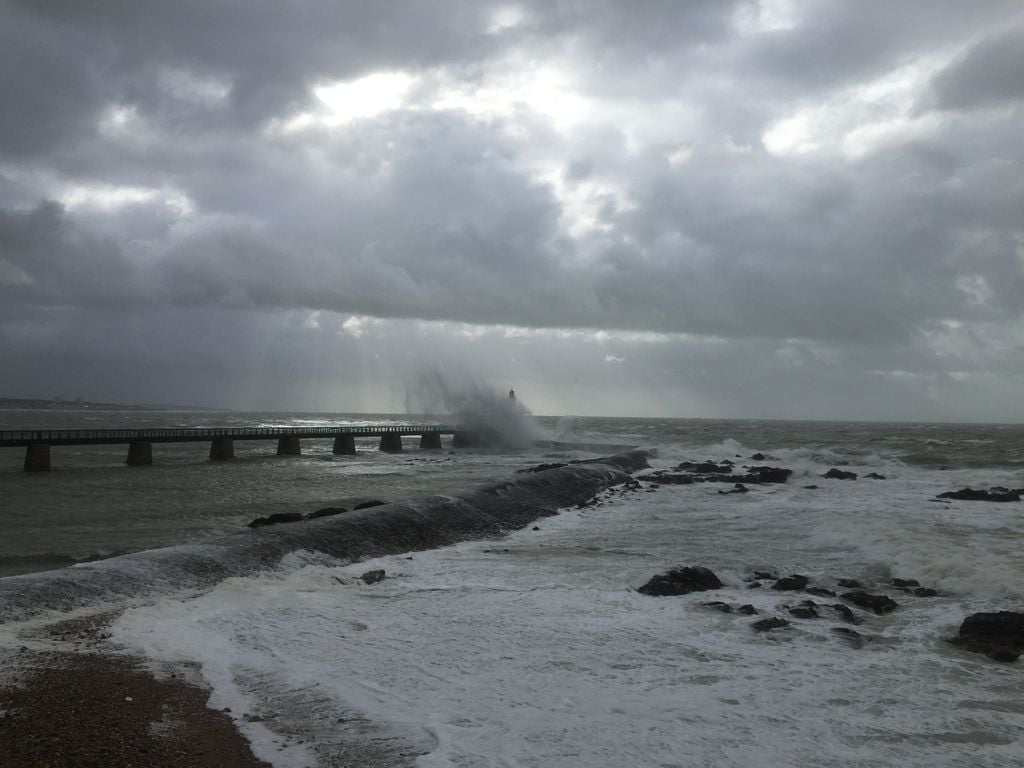 Agitation en vue sur les côtes du nord-ouest avec de fortes vagues et des vents tempétueux.