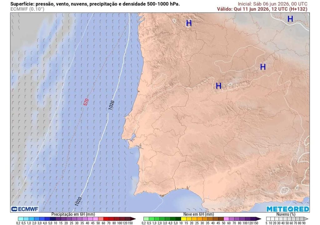 Mapa de nuvens pressão e chuva Entre terça e quinta-feira instala-se um padrão mais estável, com céu pouco nublado e subida gradual das temperaturas. O calor regressará também a parte do litoral, embora o vento de noroeste continue a soprar moderado na costa.