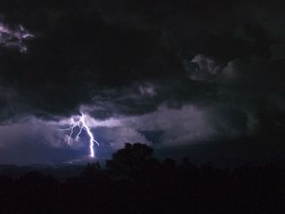 Tempo esta semana: muita chuva e trovoada a caminho!