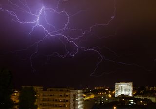 Tempo este fim de semana em Portugal: saiba onde o ex-furacão Franklin vai provocar chuva e trovoada