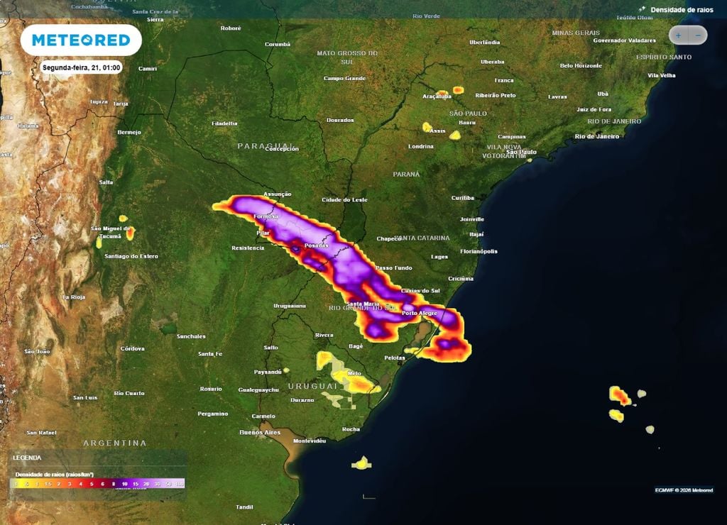 tempo severo Previsão de densidade dos raios realça as regiões com maior probabilidade de tempestades severas, não excluindo as demais regiões citadas no texto. Previsão para a madrugada da segunda-feira , 21 de setembro.