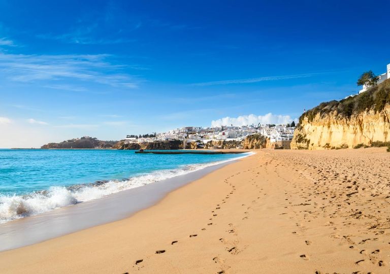 Tempo no fim de semana de sol e imenso calor: até quando? Tempo no fim de semana de sol e imenso calor: até quando?