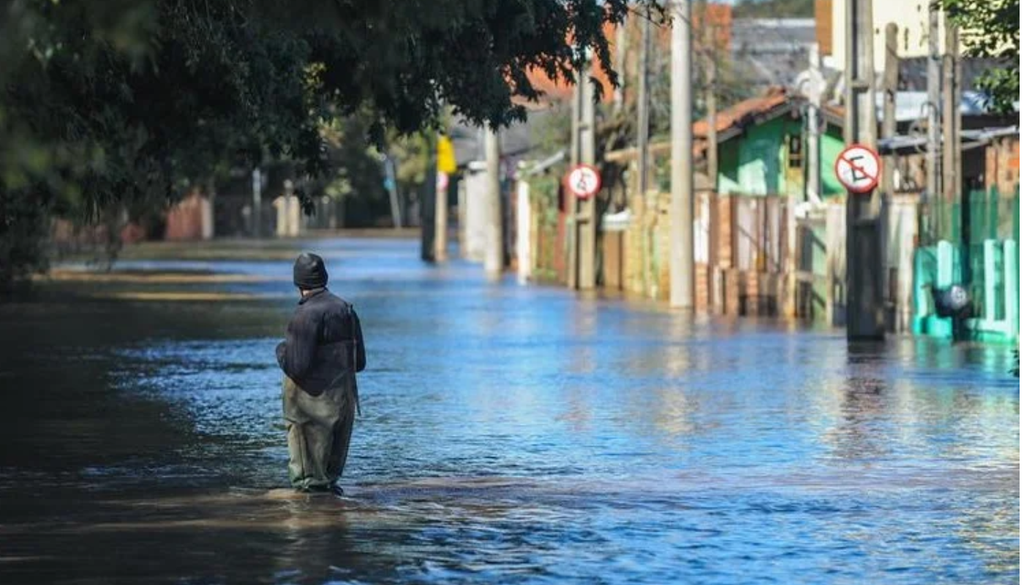 Enquanto diversas cidades continuam com inundações, novo evento extremo deve amplificar os impactos. Na imagem, a região das Ilhas em Porto Alegre (RS) em junho/2025, em alerta para novas inundações até sábado (25). Créditos: Reprodução/Camila Cunha. Enquanto diversas cidades continuam com inundações, novo evento extremo deve amplificar os impactos. Na imagem, a região das Ilhas em Porto Alegre (RS) em junho/2025, em alerta para novas inundações até sábado (25). Créditos: Reprodução/Camila Cunha.