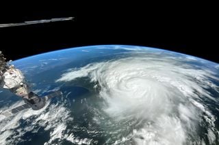 Qué puede suponer el calentamiento del Atlántico tropical para la temporada  de huracanes de 2024?