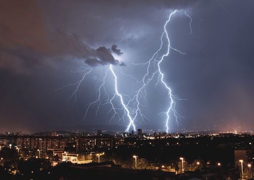 Temporais severos e chuvas de 200 mm continuam trazendo risco ao Centro-Sul; confira as &aacute;reas em risco