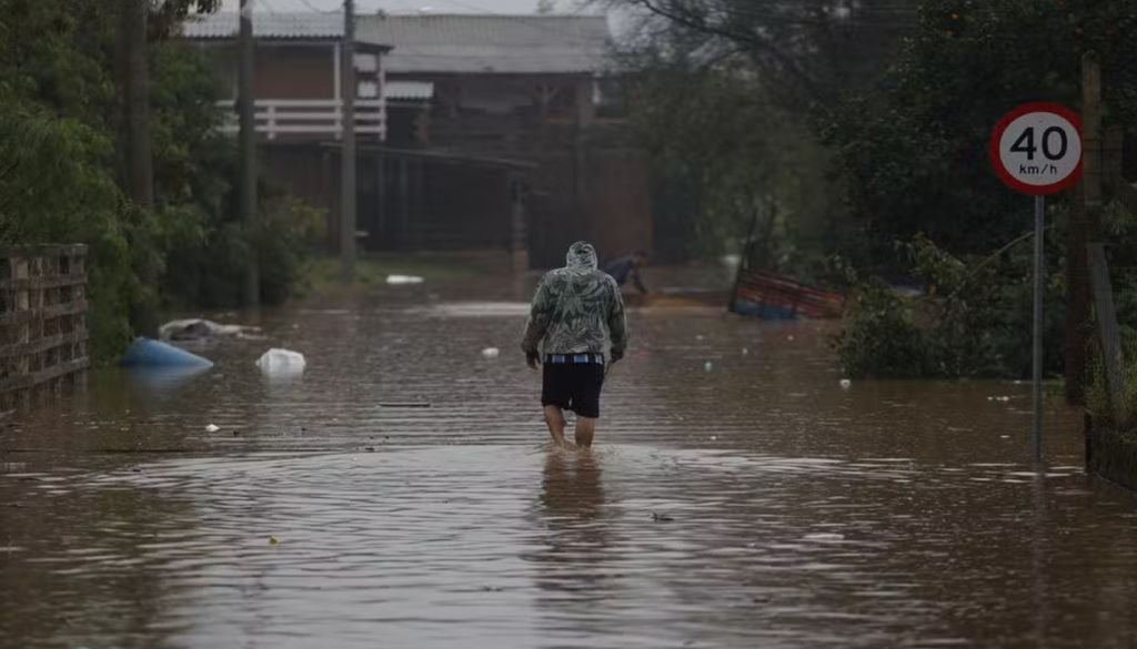 Cidades foram afetadas por fortes chuvas no RS no mês de julho — Foto: Mateus Bruxel/ Agencia RBS Cidades foram afetadas por fortes chuvas no RS no mês de julho — Foto: Mateus Bruxel/ Agencia RBS