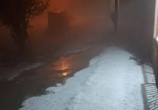 Temporal com granizo causa estragos no Sul do Brasil na madrugada desta quinta-feira; veja as imagens