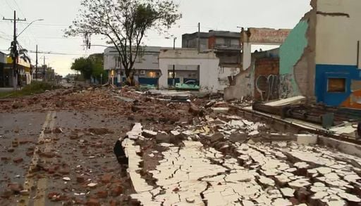 Temporal com ventos de mais de 100 km/h causa desabamentos no RS; veja imagens