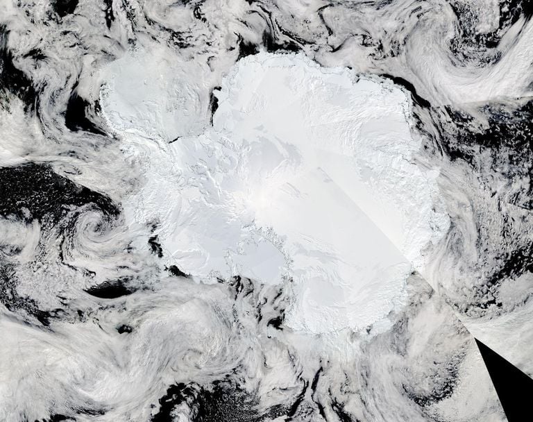 Los temporales y borrascas en el Oc&eacute;ano Austral mitigan el calentamiento global m&aacute;s de lo que se cre&iacute;a