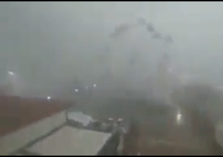 Temporali e downburst colpiscono duramente il centro-nord Italia: i video Temporali e downburst colpiscono duramente il centro-nord Italia: i video