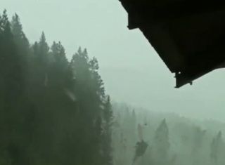 Ein heftiger Downburst verwüstet einen Wald in den Alpen! Rekordhitze in Italien!