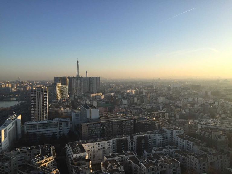 Après le pic de douceur et de pollution de fin février, Paris devrait renouer avec une météo printanière en 2ème quinzaine. Après le pic de douceur et de pollution de fin février, Paris devrait renouer avec une météo printanière en 2ème quinzaine.