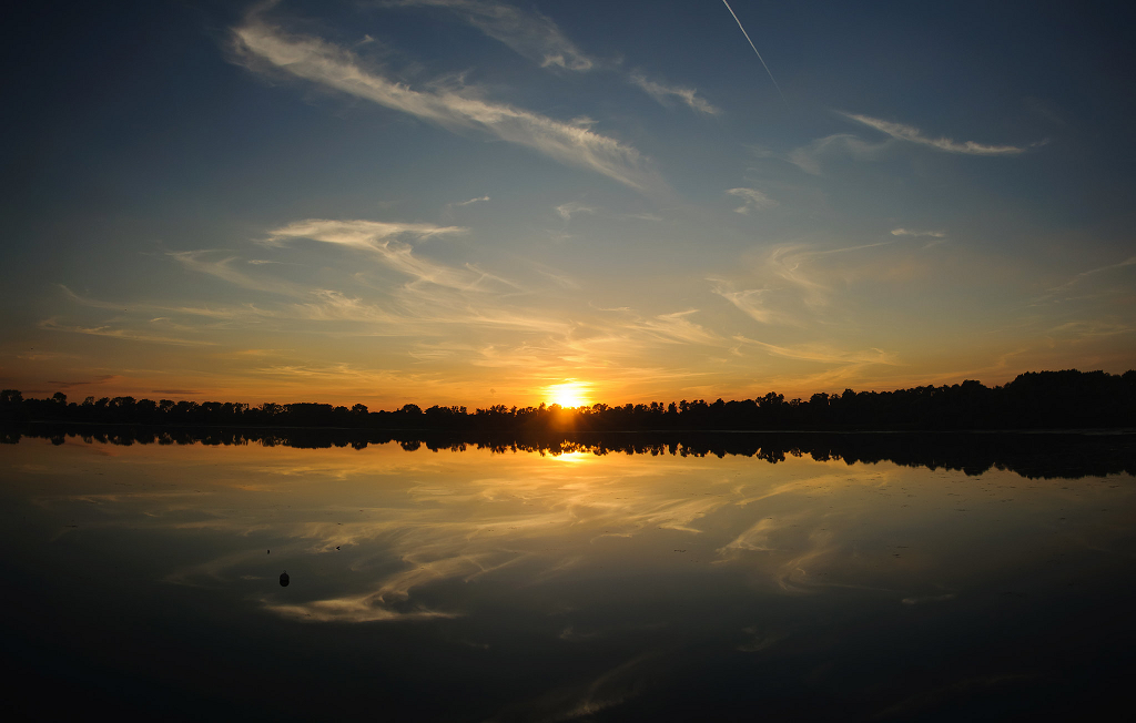 Les conditions anticycloniques seront également synonymes de temps sec, aggravant la sécheresse estivale. Les conditions anticycloniques seront également synonymes de temps sec, aggravant la sécheresse estivale.