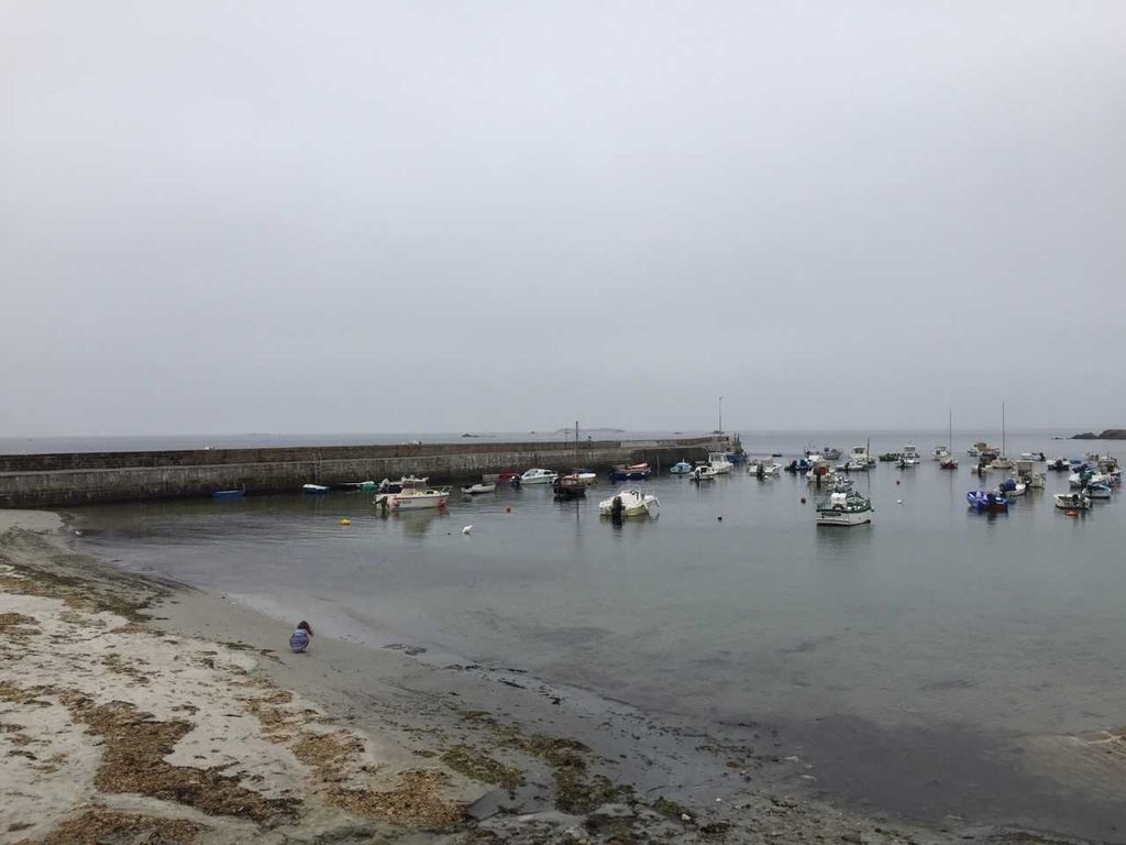 Des nuages à la plage ? Pas de panique pour les vacanciers, c'est bien une météo estivale qui accompagnera les juillettistes ! Des nuages à la plage ? Pas de panique pour les vacanciers, c'est bien une météo estivale qui accompagnera les juillettistes !