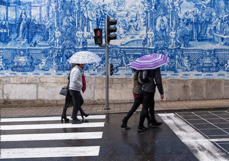 Tend&ecirc;ncia do tempo em Portugal a 10 dias: anticiclone enfraquece e a chuva mais intensa poder&aacute; regressar no fim do m&ecirc;s