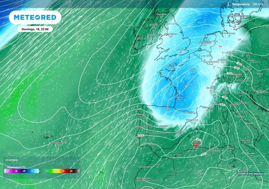 Uma massa de ar polar aproxima-se da Península Ibérica durante o fim de semana, favorecendo uma descida acentuada das temperaturas, inicialmente mais evidente no interior Norte.