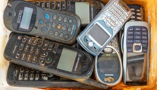 &iquest;Ten&eacute;s tus celulares viejos guardados en un caj&oacute;n? Por qu&eacute; nos cuesta deshacernos de ellos y c&oacute;mo hacerlo correctamente