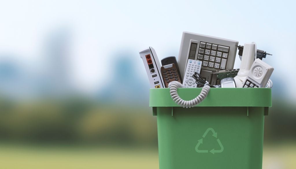Basura electrónica Millones de personas acumulan una pila de aparatos electrónicos en sus casas sin darles ningún tipo de uso.