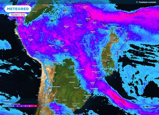 Terça-feira é último dia da ZCAS e há risco de chuvas fortes no Brasil: INMET alerta para perigo para 12 estados