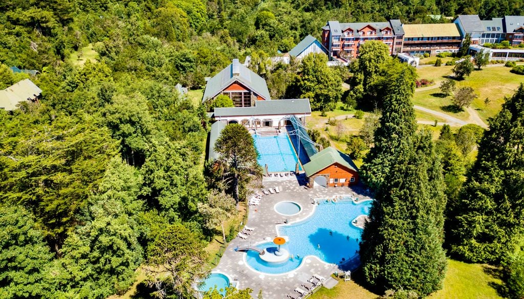 Vista aérea de las Termas de Puyehue, sur de Chile. Vista aérea de las Termas de Puyehue, Región de Los Lagos.