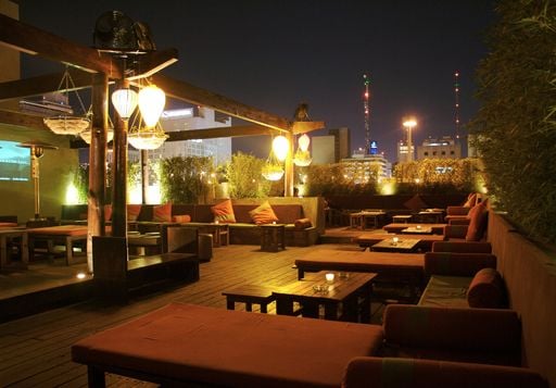 Terrazas en Santiago: 5 rooftops de hoteles ideales para aprovechar el calor de marzo