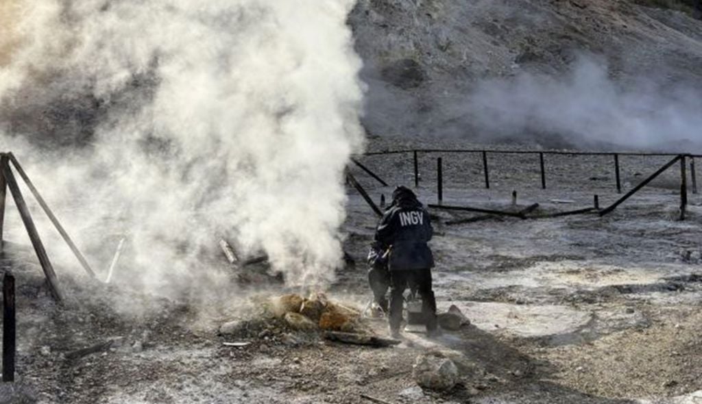 Monitoraggio del degassamento di origine magmatica nell’area della Solfatara, Campi Flegrei. (INGV)