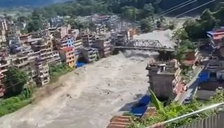 Terremoto provoca enxurrada de lama e devasta&ccedil;&atilde;o no Nepal e Tibete; veja imagens