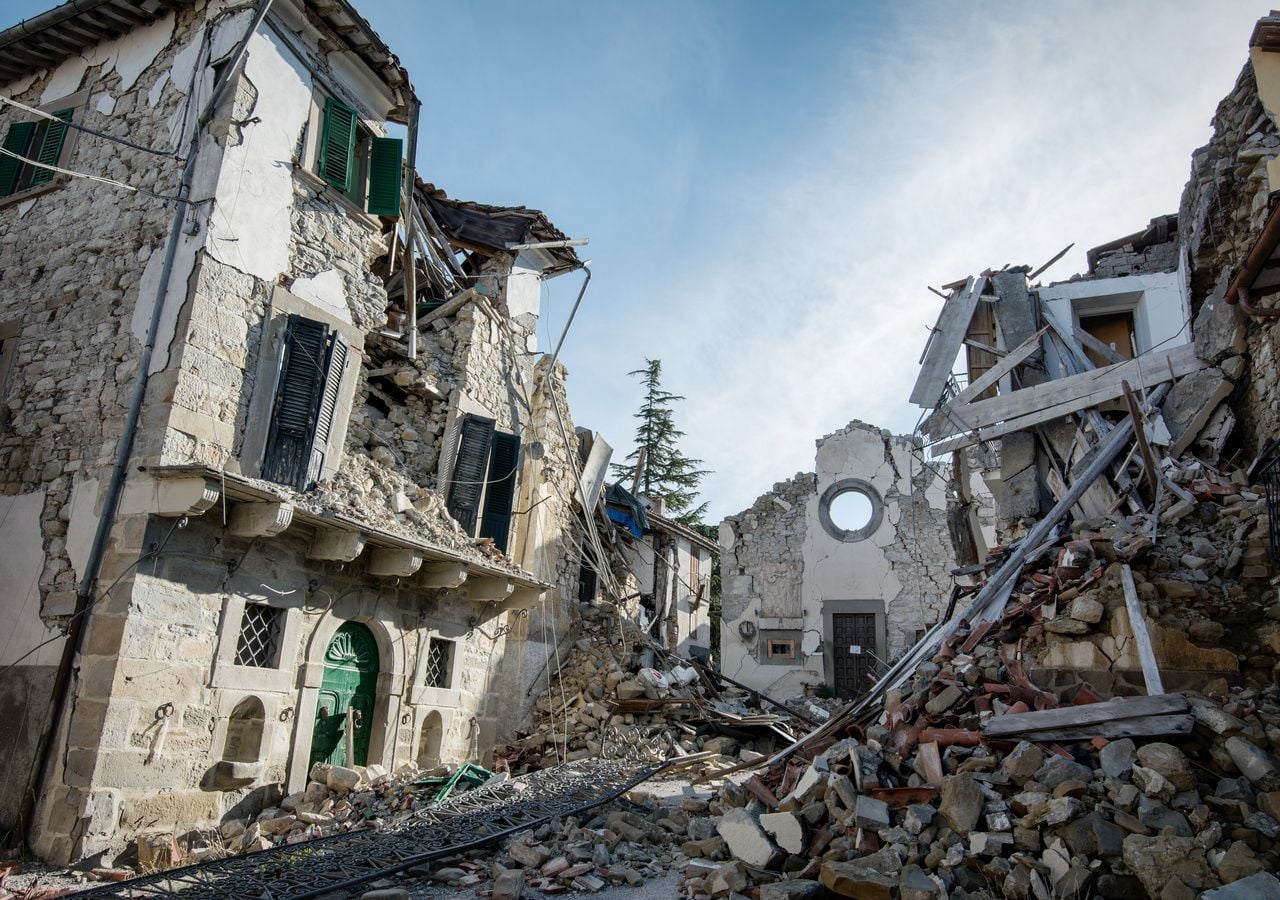Los terremotos son fenómenos geológicos impredecibles a día de hoy, y cuyas consecuencias son en ocasiones devastadoras.