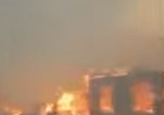 Incêndios terríveis devastam a Rússia, mais de 400 casas destruídas