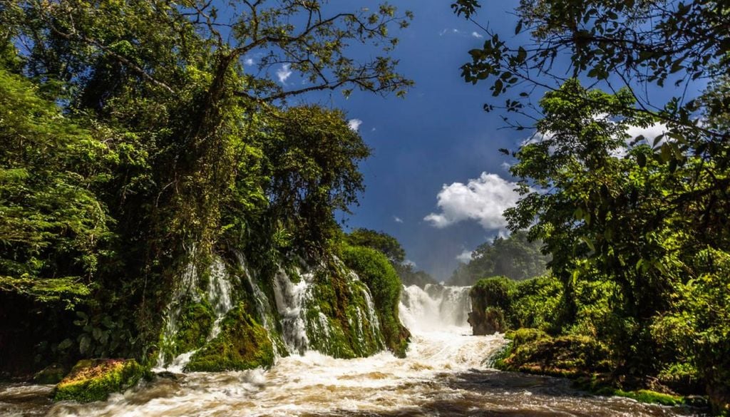 Cascatas no Parque Nacional das Montanhas do Tumucumaque. Crédito: Leonardo Milano/Flickr.