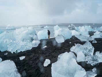 Ghiacci, cosa sta succedendo in Groenlandia? Ecco cosa rischiamo Ghiacci, cosa sta succedendo in Groenlandia? Ecco cosa rischiamo