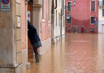 Le alluvioni di novembre in Italia dal 1951 a oggi Le alluvioni di novembre in Italia dal 1951 a oggi