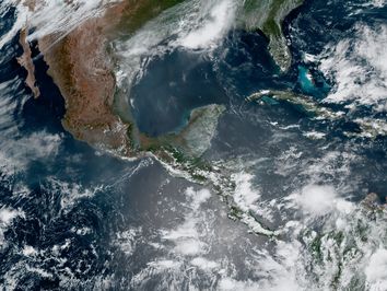 Calor, viento y tormentas eléctricas para esta semana en México Calor, viento y tormentas eléctricas para esta semana en México