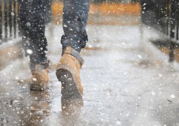 Das Wetter am Wochenende: Nass-kalt und neuer Schnee! Das Wetter am Wochenende: Nass-kalt und neuer Schnee!
