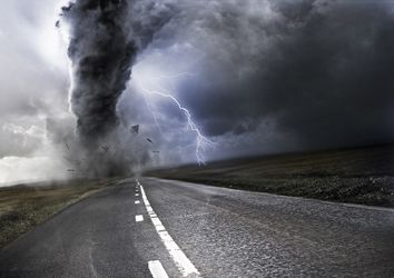 Dilema en EEUU: ¿preferirías exponerte a un tornado o al coronavirus? Dilema en EEUU: ¿preferirías exponerte a un tornado o al coronavirus?