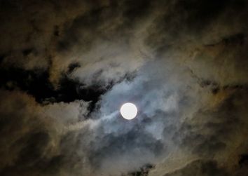 Eclissi lunare, riusciremo a vederla o il cielo sarà nuvoloso? Eclissi lunare, riusciremo a vederla o il cielo sarà nuvoloso?