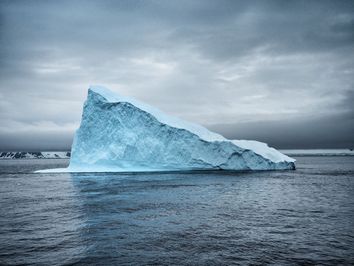 El peligroso y extraño caso de los cazadores de icebergs El peligroso y extraño caso de los cazadores de icebergs