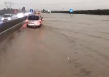 Del riesgo de desbordamiento del Júcar al cielo 'naranja' de Valencia Del riesgo de desbordamiento del Júcar al cielo 'naranja' de Valencia