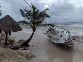Lorena llegará como huracán a Baja California Sur Lorena llegará como huracán a Baja California Sur