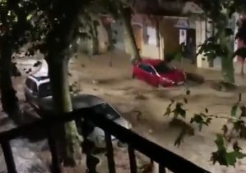 Maltempo, alluvioni lampo in Francia e Spagna: i video Maltempo, alluvioni lampo in Francia e Spagna: i video