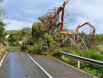 Un tornado provoca numerosos destrozos en Ibiza Un tornado provoca numerosos destrozos en Ibiza