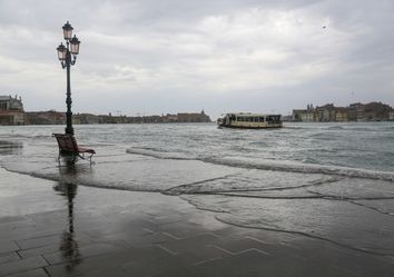 Notstand in Venedig: Schon wieder Hochwasser! Notstand in Venedig: Schon wieder Hochwasser!