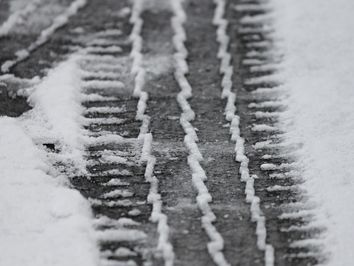 Wintereinbruch: Schnee und Glätte zum Wochenstart! Wintereinbruch: Schnee und Glätte zum Wochenstart!