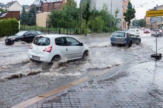 Tief Manfred: Heftiger Starkregen und Überschwemmungen drohen!