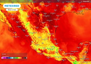 Tiempo variable esta tarde-noche de martes con zonas de calor y lluvias, mientras el hurac&aacute;n Simon sigue en mar
