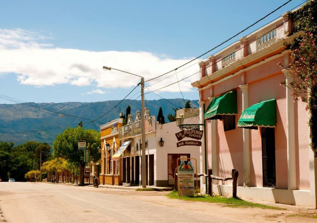 Nono Córdoba Nono es un pueblo que combina naturaleza, calma y atractivos para quienes disfrutan de las actividades al aire libre. Foto: X @turismocba