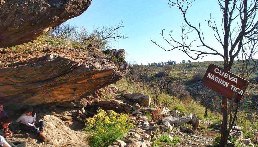 Sendero Naguán Tica Cueva Naguán Tica, una de las paradas en el sendero que se puede recorrer dentro de la reserva natural. | Foto: Agencia Córdoba Turismo