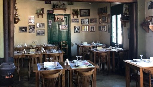 Tiene menos de 1.500 habitantes y recibe a miles de personas por sus bodegones: el pueblo gastron&oacute;mico a 1 hora de CABA