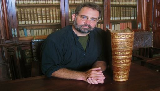 Timothy Walker &eacute; o historiador americano que l&ecirc; o clima nos di&aacute;rios de bordo da Marinha Portuguesa