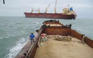 Seis mil millones de toneladas de arena se extraen cada año de los océanos del mundo ¿Es eso bueno?